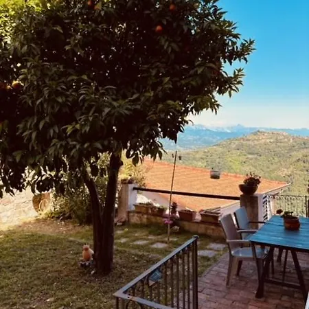 Al Castello Valeriano Lunense