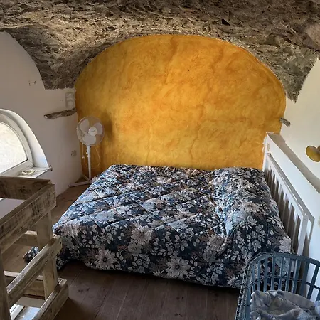 Al Castello Apartment Valeriano Lunense