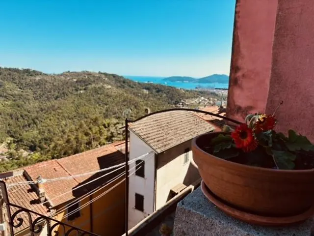 Al Castello * Valeriano Lunense